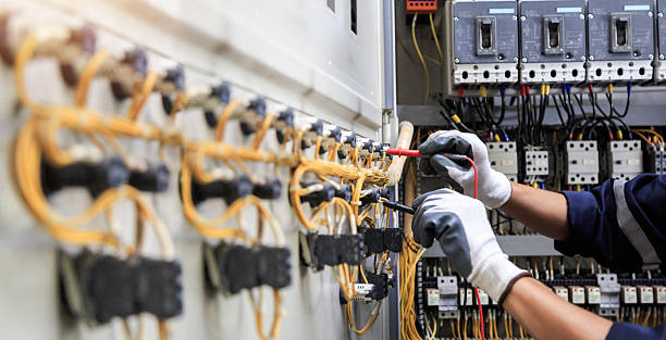 Professional Electrician technician working in Buena Vista, MI